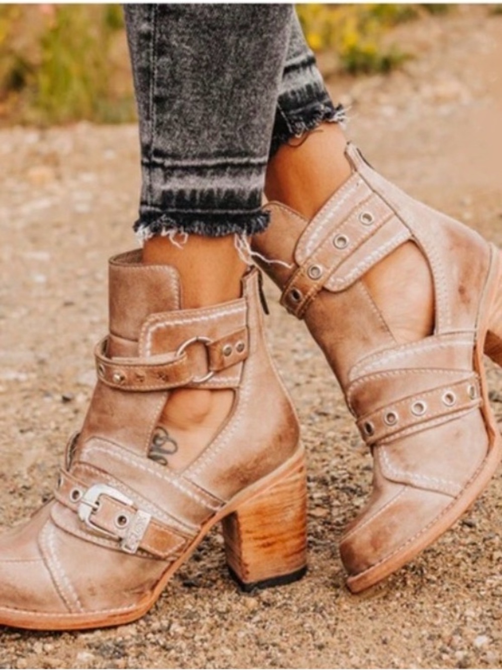 freebird Sonoma Distressed Taupe Cutout Buckle Ankle Booties Size 6